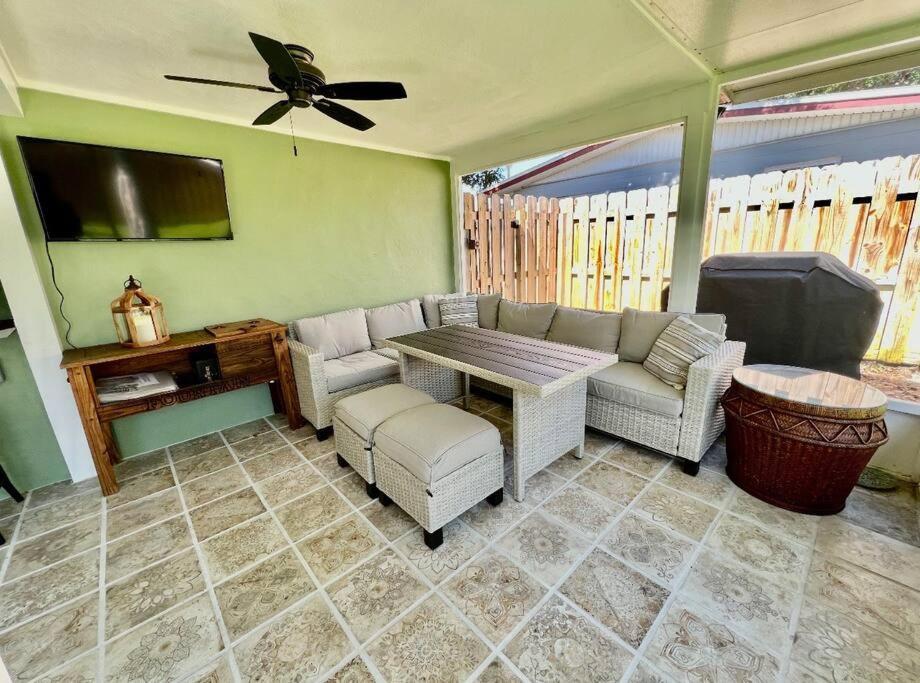 Sea La Vie - Beach Town Charm+Newly Renovated Cocoa Beach Exterior photo