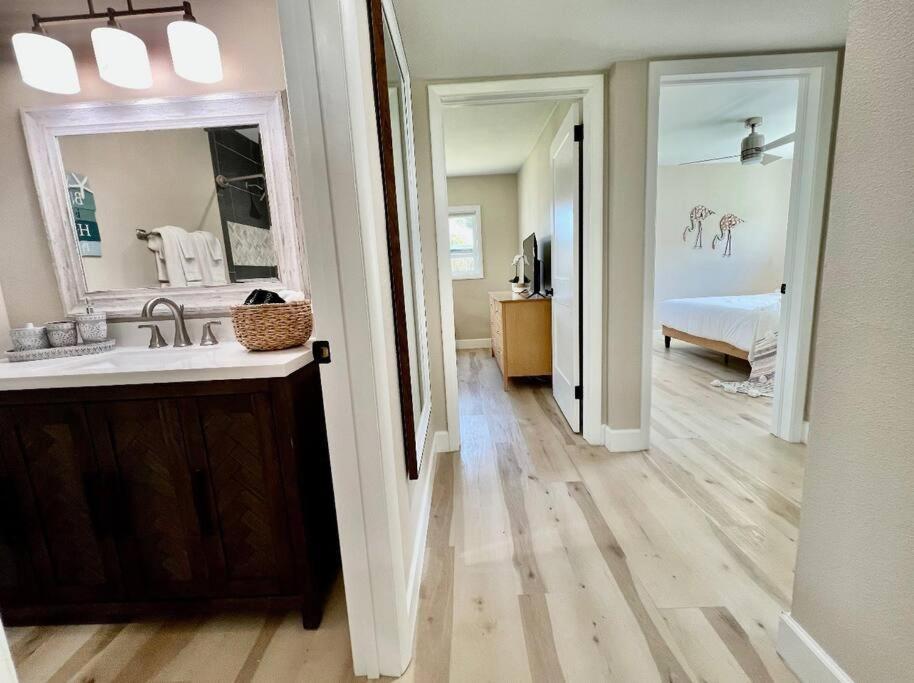 Sea La Vie - Beach Town Charm+Newly Renovated Cocoa Beach Exterior photo